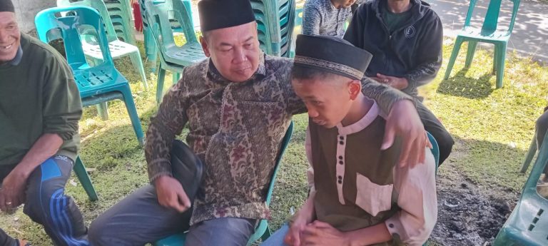 Melayat di Km 6, Azhar : Semangat ! Tidak Ada Rumus Anak Yatim Piatu Tidak Bisa Sukses