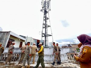 Pemkab Dairi Segel  Tower Milik PT Dayamitra Telekomunikasi