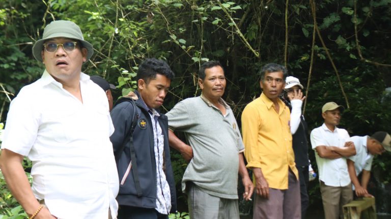 Simanduma Gotong Royong Perbaiki Saluran Irigasi