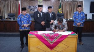 Penandatanganan Nota Kesepakatan KUA PPAS APBD Dairi 2026
