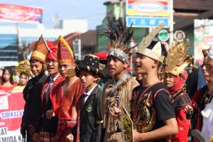 Puncak Peringatan Hari Sumpah Pemuda Ke-97, Dimeriahkan Pawai Pakaian Adat