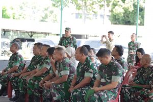 Kodim 0206/Dairi Serahkan 1.050 Bibit Kemiri ke Pemkab Dairi