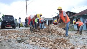 Bupati Dairi Tinjau Progres Pemeliharaan Jalan Sigalingging-Tombak Simbolon