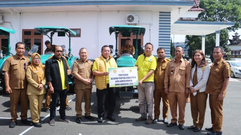Pemkab Dairi Salurkan 6 Unit Alsintan Bantuan Dari Anggota DPR RI