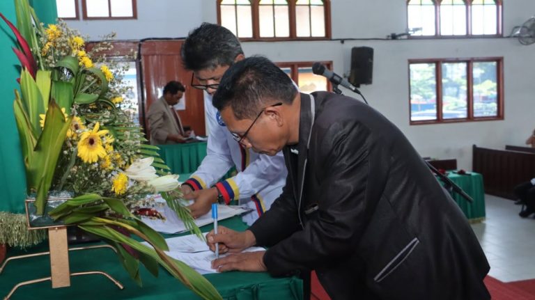 Pdt. Bindo Tampubolon S.Th Pimpin DPC BKAG Dairi