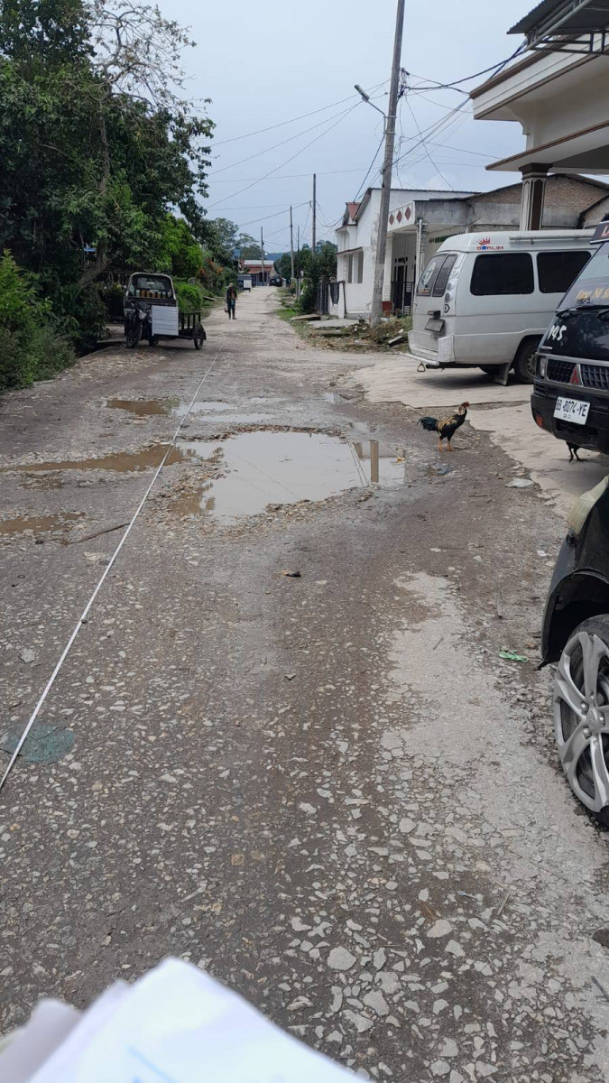 Pemkab Dairi Siapkan Perbaikan Jalan Secara Bertahap