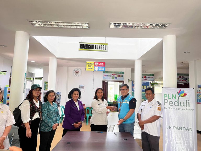 PT PLN Serahkan CSR Alat Mobiler Kepada Puskesmas Silalahi