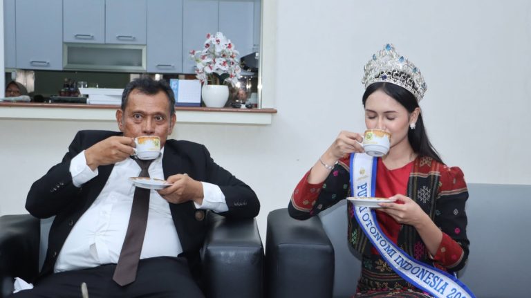 Bupati Dairi Jamu Putri Otonomi Indonesia 2026